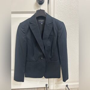 Banana republic classic black blazer. Brand new. Petite 00